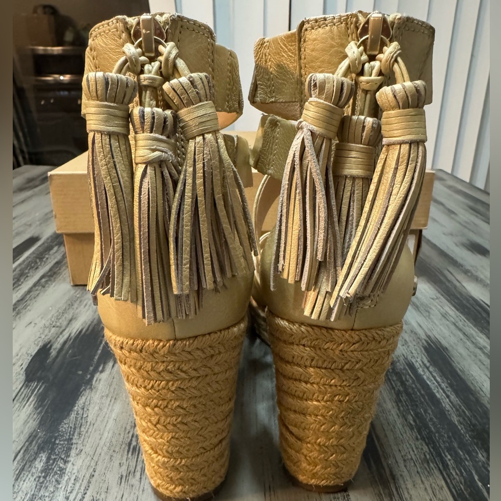 UGG Women’s Raquel Metallic Platform Wedge Sandals In Soft Gold Size 9.5 - Picture 6 of 16